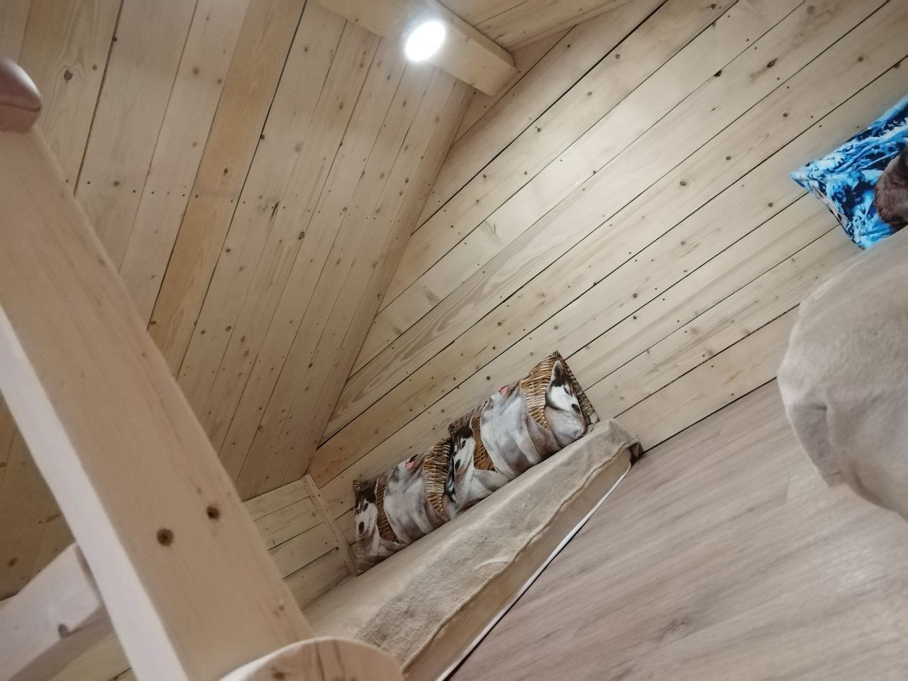 Тёплый дом с отделкой из кедра