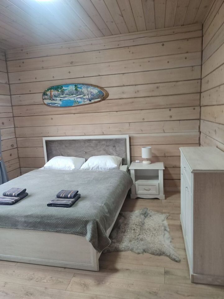 Кедровая вила "Villas Viktoria" с красивым видом на горы.