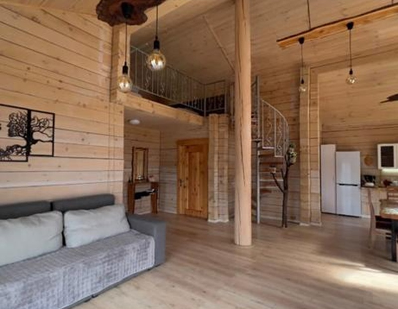 Кедровая вила "Villas Viktoria" с красивым видом на горы.